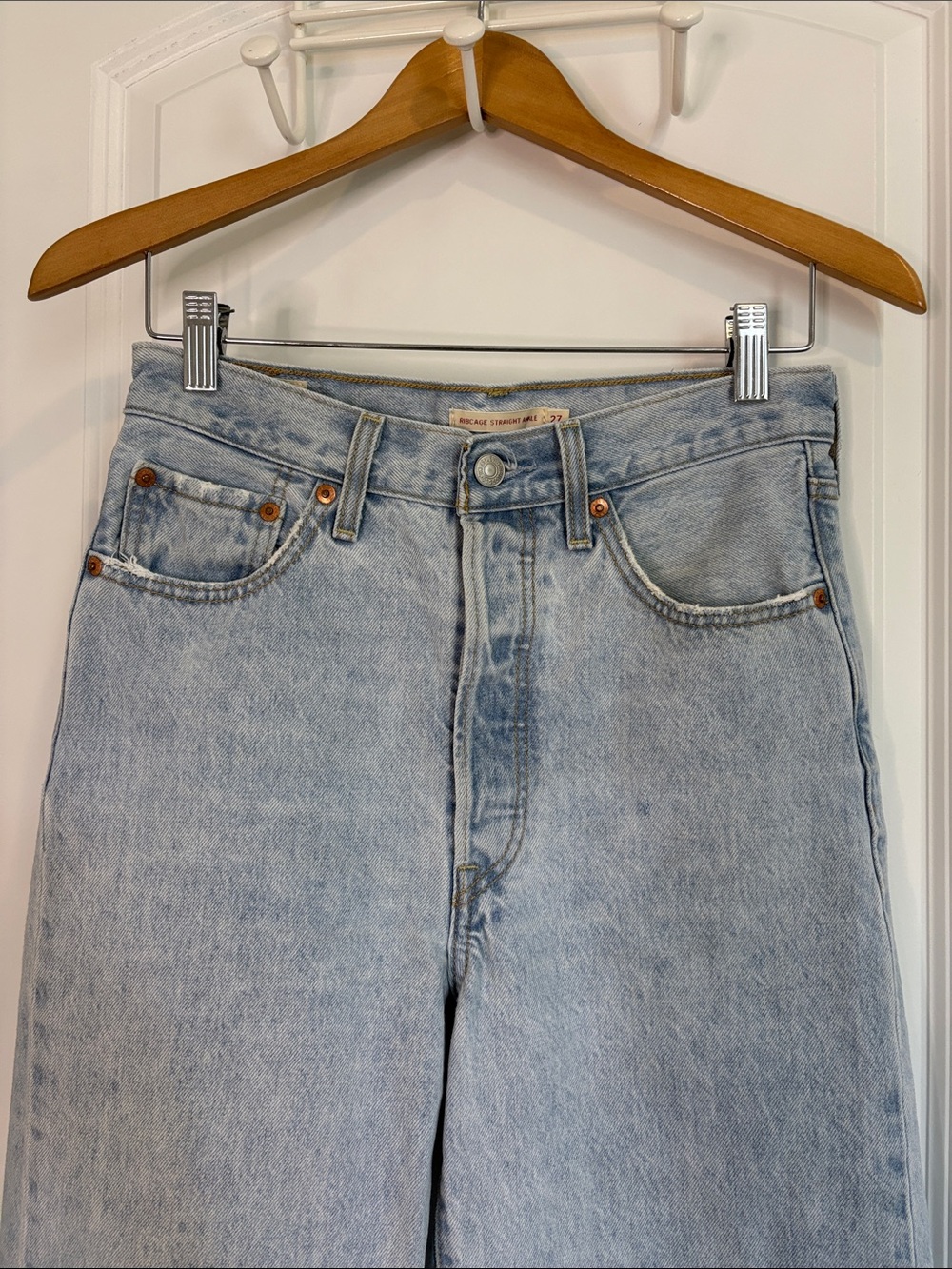 Levi’s Ribcage Ankle Straight Jeans Light Wash Size 27 - Picture 3 of 15